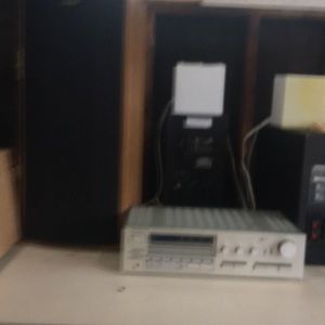 Kenwood receiver/ 2 fisher 3 way speakers $40 obo